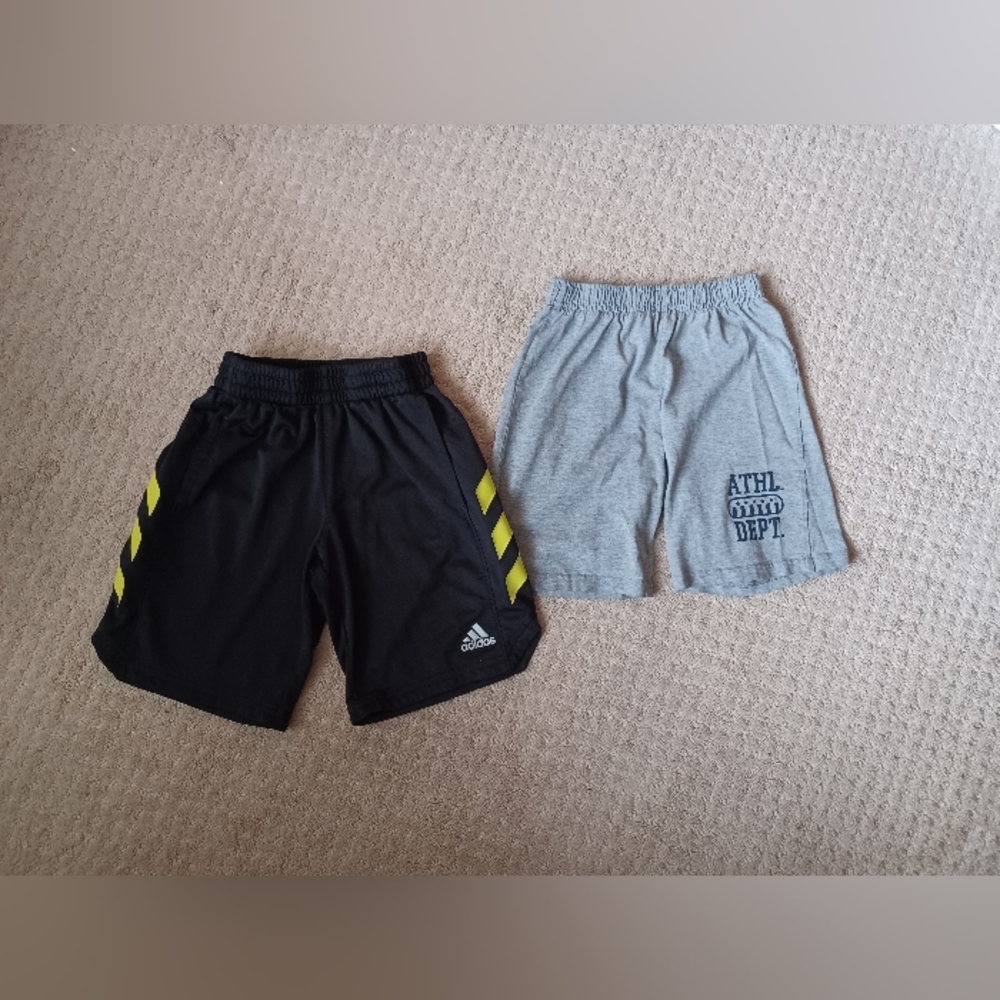 Boy's Adidas/Athl Dept Athletic Shorts - Black/Gray (size 6-8)